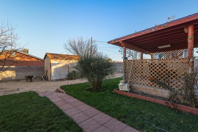 1700 Gschwind Place SW, Albuquerque, NM 87121