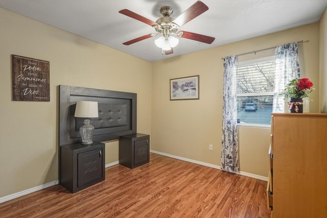 1700 Gschwind Place SW, Albuquerque, NM 87121