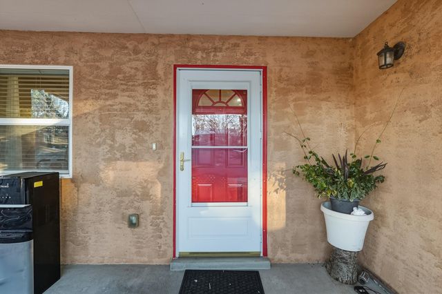 1700 Gschwind Place SW, Albuquerque, NM 87121