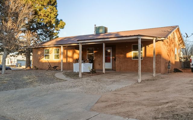 1700 Gschwind Place SW, Albuquerque, NM 87121