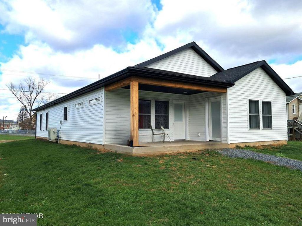 310-312 W CLINTON STREET, Lock Haven, PA 17745