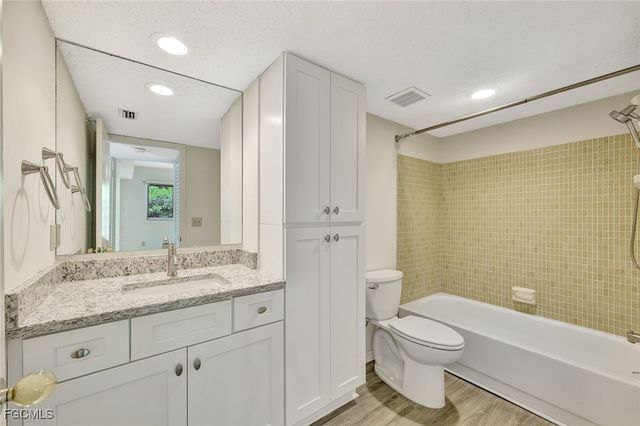 7400 College PKWY 5A, Fort Myers, FL 33907