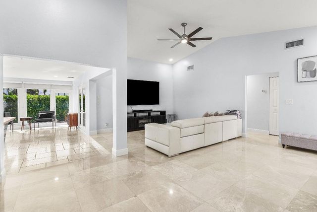 2105 NW 12th Street, Delray Beach, FL 33445