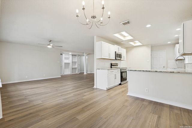 9598 CANTURA CRST, San Antonio, TX 78250