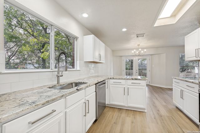 9598 CANTURA CRST, San Antonio, TX 78250