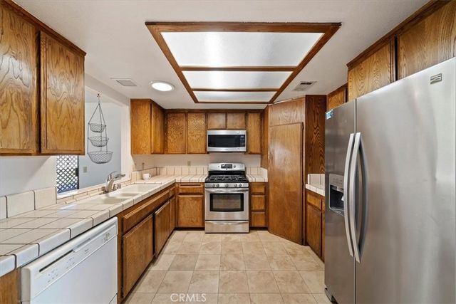 13100 Rain Shadow Road, Victorville, CA 92395