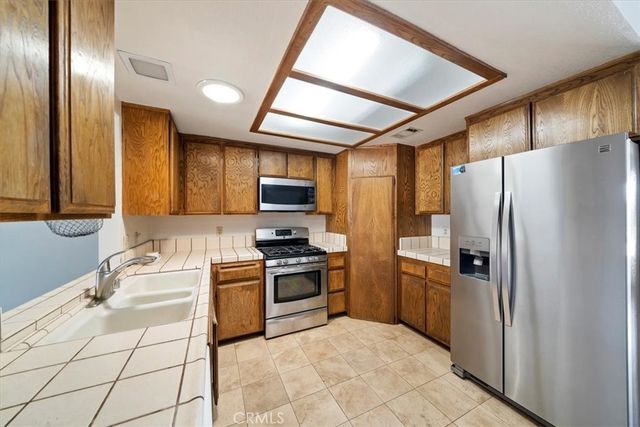 13100 Rain Shadow Road, Victorville, CA 92395