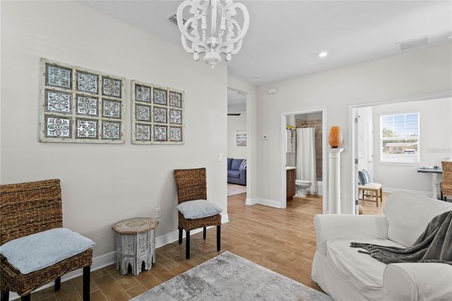 2501 17TH STREET N, St Petersburg, FL 33713