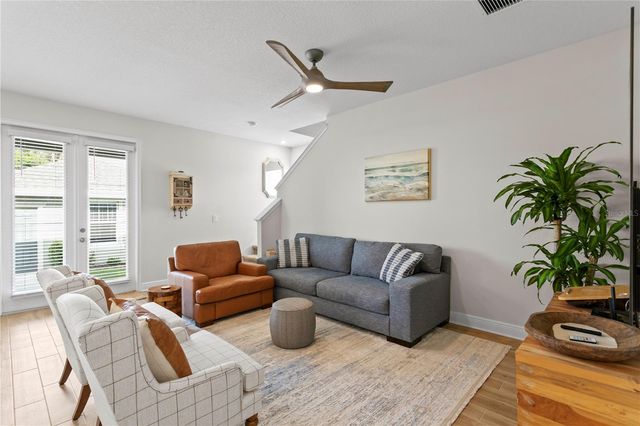 2501 17TH STREET N, St Petersburg, FL 33713