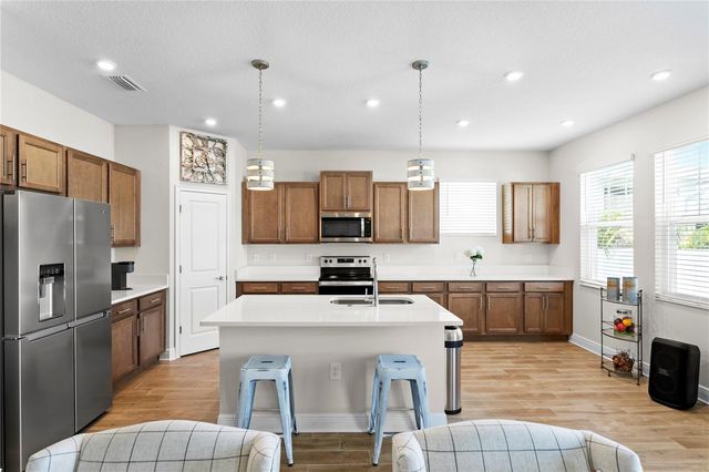 2501 17TH STREET N, St Petersburg, FL 33713