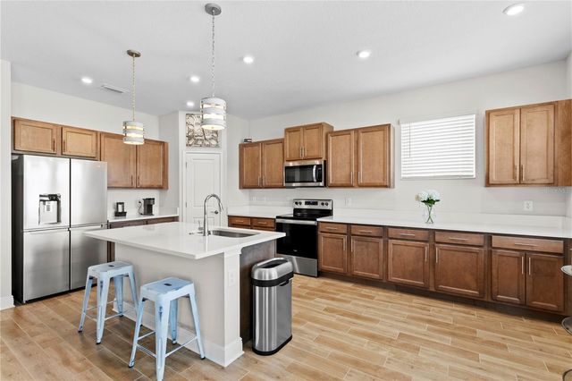 2501 17TH STREET N, St Petersburg, FL 33713