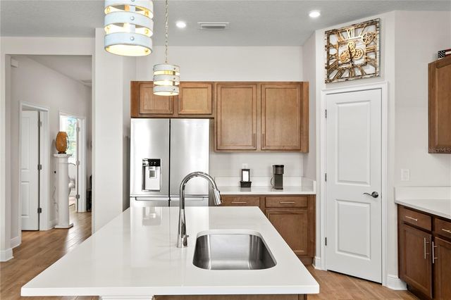 2501 17TH STREET N, St Petersburg, FL 33713