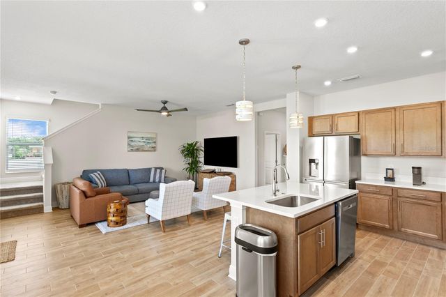 2501 17TH STREET N, St Petersburg, FL 33713
