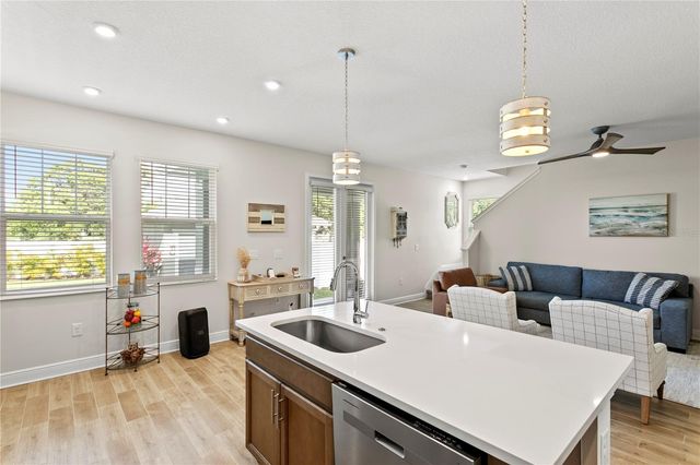 2501 17TH STREET N, St Petersburg, FL 33713