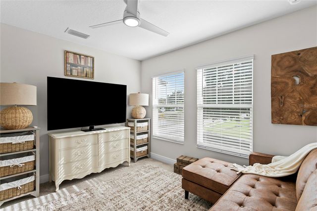 2501 17TH STREET N, St Petersburg, FL 33713