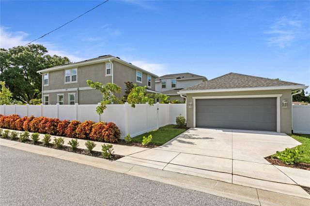 2501 17TH STREET N, St Petersburg, FL 33713