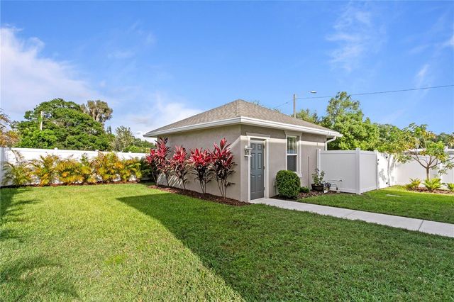 2501 17TH STREET N, St Petersburg, FL 33713
