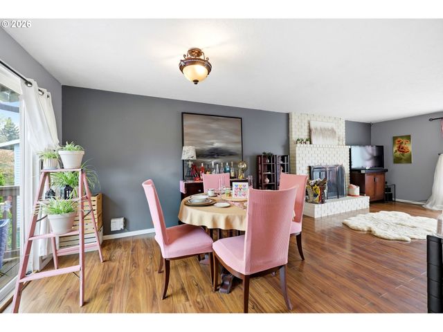 920 Sw CHERRY PARK Rd, Troutdale, OR 97060