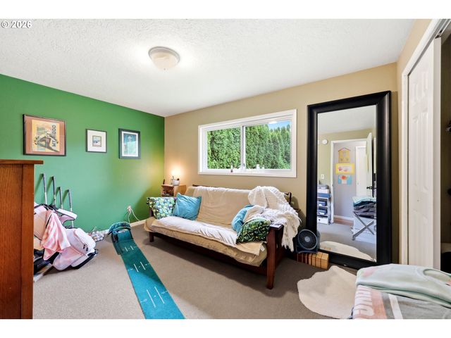 920 Sw CHERRY PARK Rd, Troutdale, OR 97060