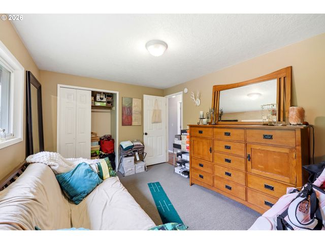 920 Sw CHERRY PARK Rd, Troutdale, OR 97060