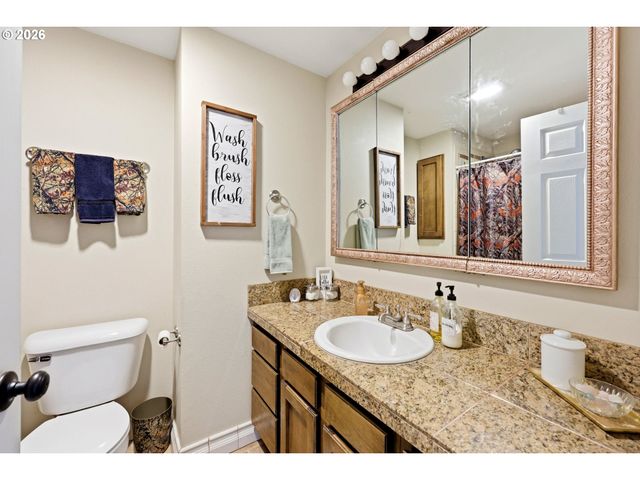 920 Sw CHERRY PARK Rd, Troutdale, OR 97060