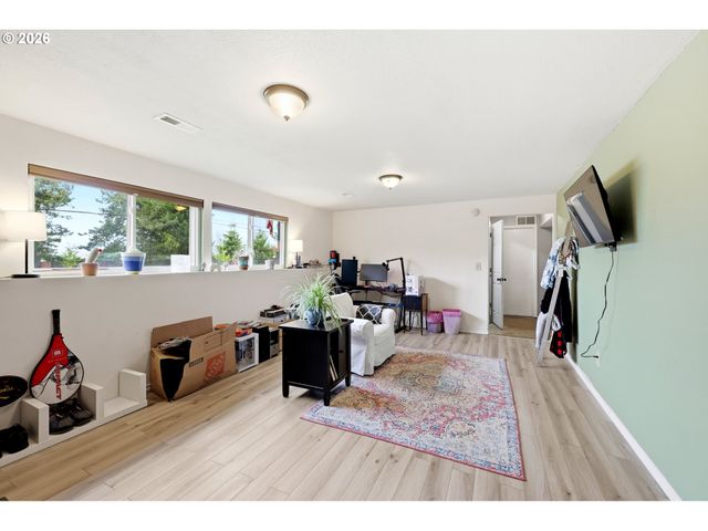920 Sw CHERRY PARK Rd, Troutdale, OR 97060