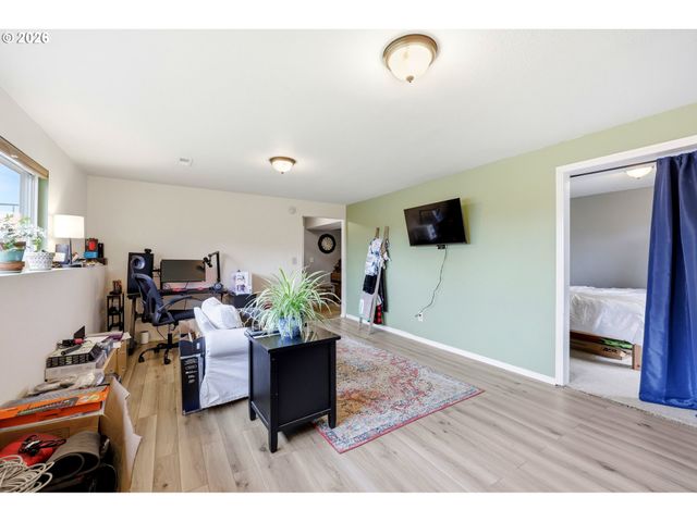 920 Sw CHERRY PARK Rd, Troutdale, OR 97060