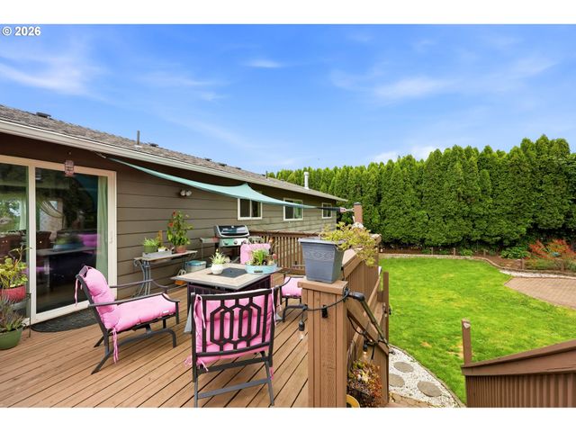 920 Sw CHERRY PARK Rd, Troutdale, OR 97060