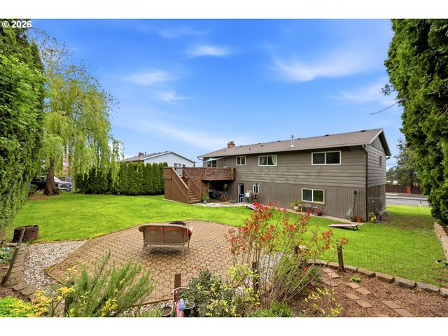 920 Sw CHERRY PARK Rd, Troutdale, OR 97060