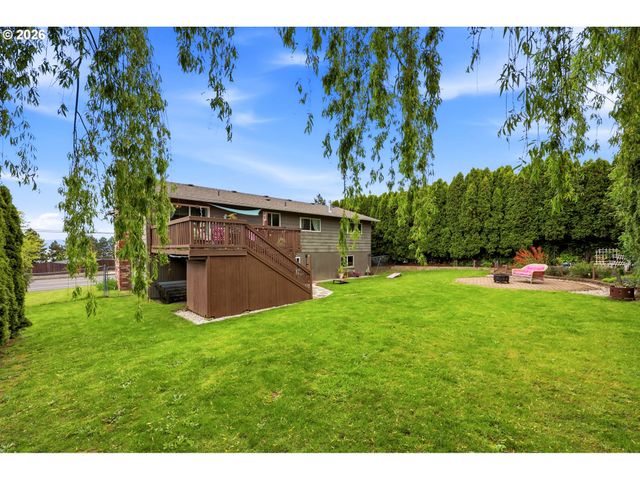 920 Sw CHERRY PARK Rd, Troutdale, OR 97060
