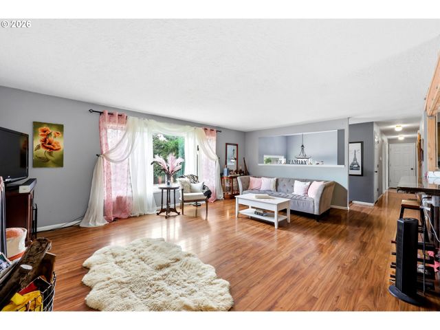 920 Sw CHERRY PARK Rd, Troutdale, OR 97060
