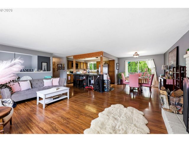920 Sw CHERRY PARK Rd, Troutdale, OR 97060