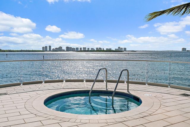 100 Lakeshore Drive 457, North Palm Beach, FL 33408