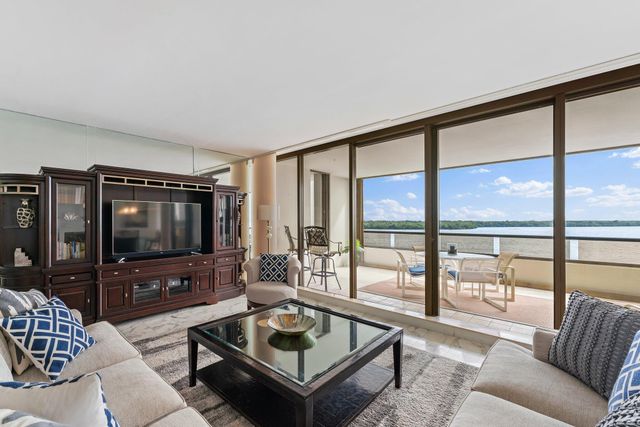 100 Lakeshore Drive 457, North Palm Beach, FL 33408