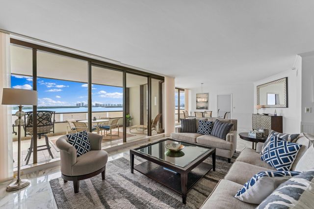 100 Lakeshore Drive 457, North Palm Beach, FL 33408