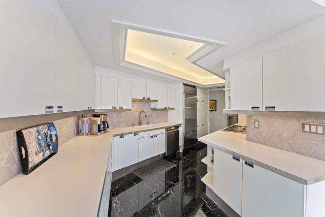 100 Lakeshore Drive 457, North Palm Beach, FL 33408