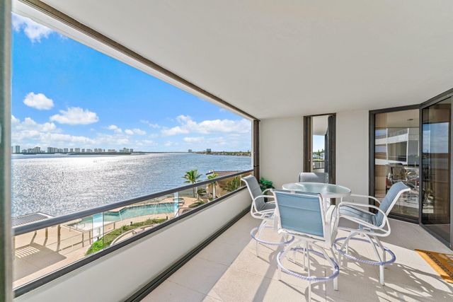 100 Lakeshore Drive 457, North Palm Beach, FL 33408