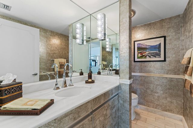 100 Lakeshore Drive 457, North Palm Beach, FL 33408