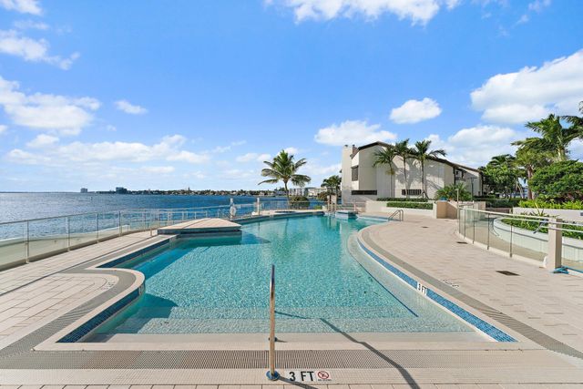 100 Lakeshore Drive 457, North Palm Beach, FL 33408