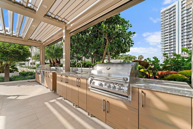 100 Lakeshore Drive 457, North Palm Beach, FL 33408