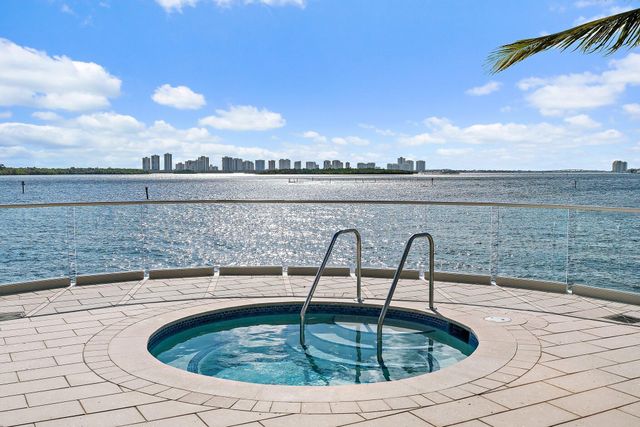 100 Lakeshore Drive 457, North Palm Beach, FL 33408
