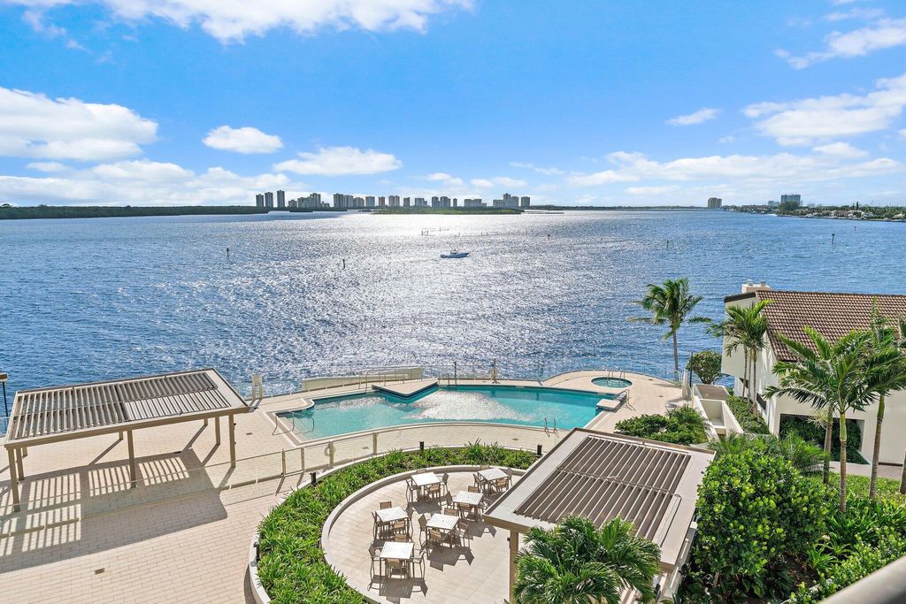 100 Lakeshore Drive 457, North Palm Beach, FL 33408