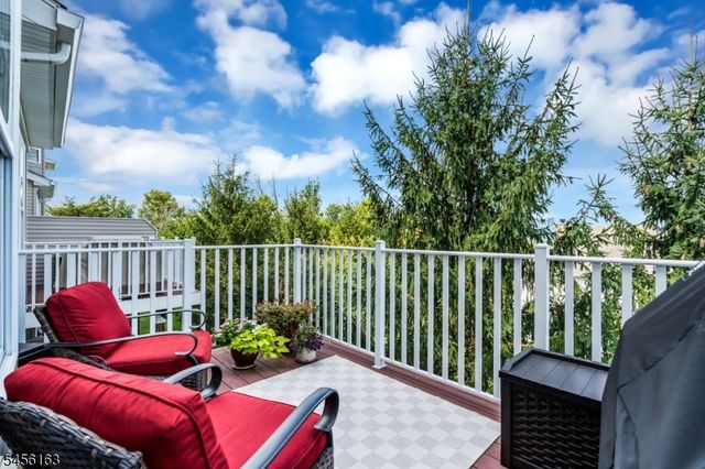 9 Junegrass Way, Allamuchy Twp., NJ 07840