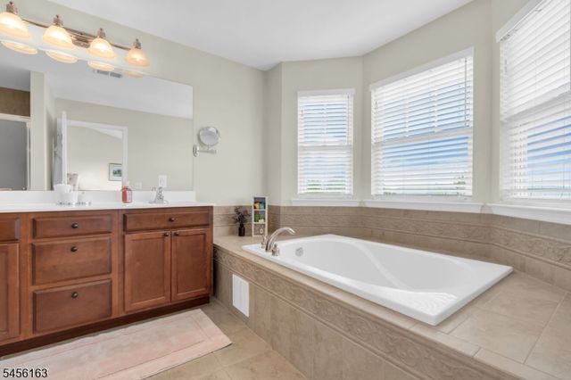 9 Junegrass Way, Allamuchy Twp., NJ 07840