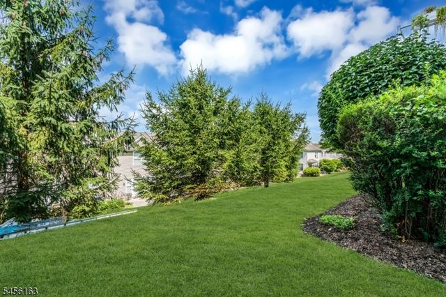 9 Junegrass Way, Allamuchy Twp., NJ 07840