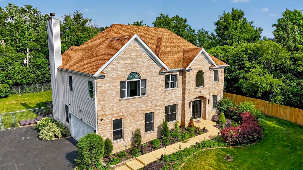 1685 Marion Street, Roselle, IL 60172 — exterior