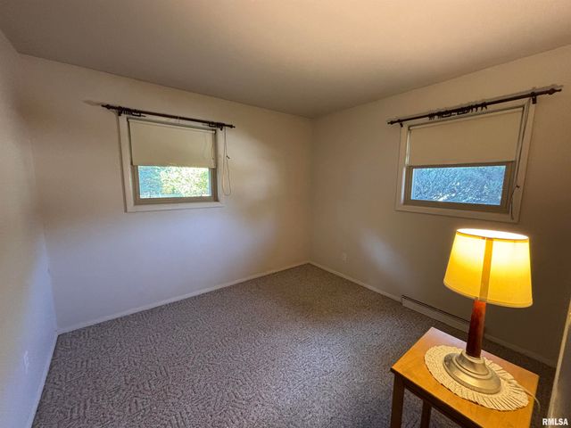 1914 W WHITE OAK Drive, Peoria, IL 61614