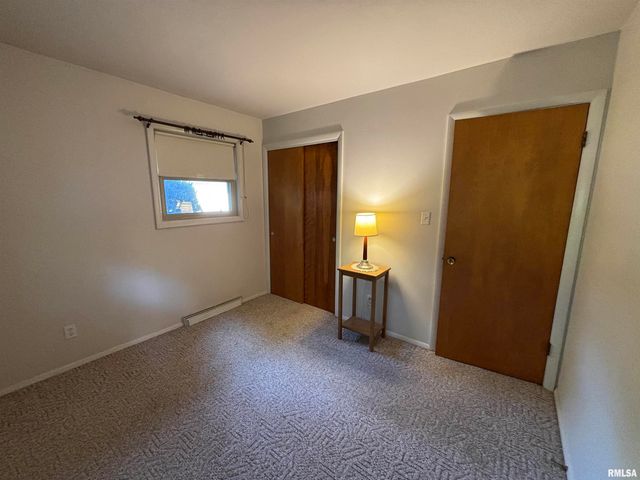 1914 W WHITE OAK Drive, Peoria, IL 61614