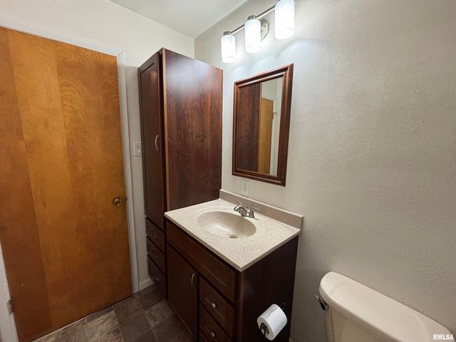 1914 W WHITE OAK Drive, Peoria, IL 61614