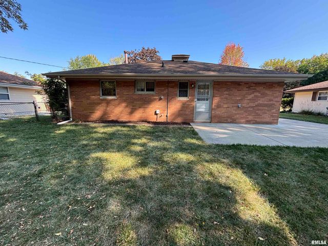 1914 W WHITE OAK Drive, Peoria, IL 61614